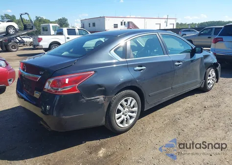 2015 Nissan Altima 2.5 S z USA, uszkodzony, nr VIN 1N4AL3AP9FC585392